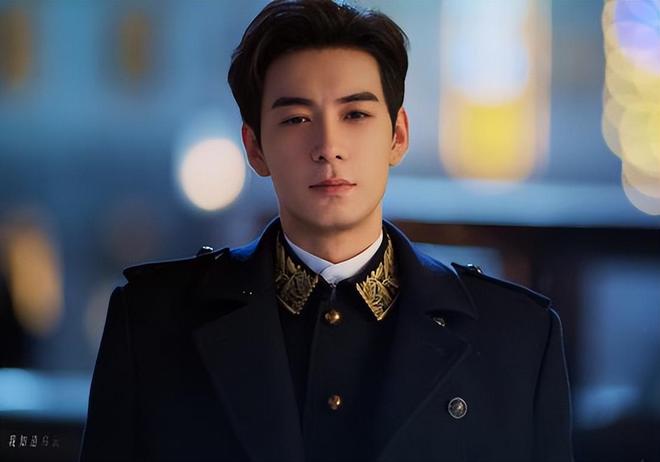 男配别选太惊艳！《轧戏》代旭一出场，陈星旭直接白演了__男配别选太惊艳！《轧戏》代旭一出场，陈星旭直接白演了