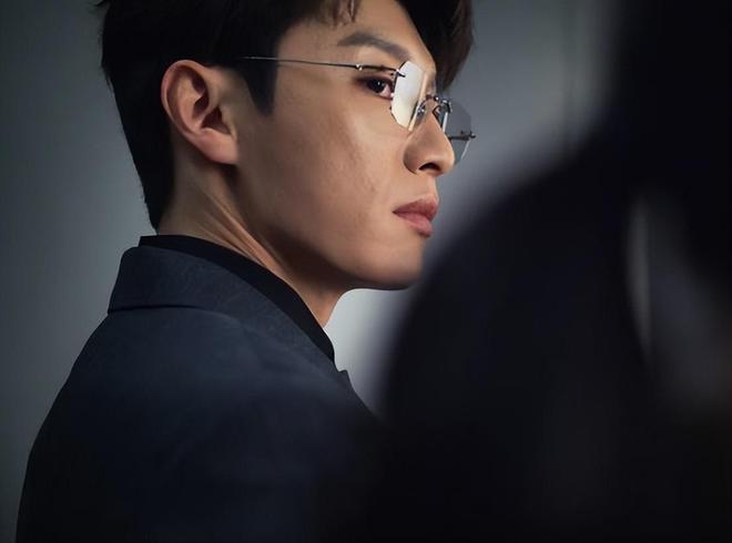 男配别选太惊艳！《轧戏》代旭一出场，陈星旭直接白演了_男配别选太惊艳！《轧戏》代旭一出场，陈星旭直接白演了_