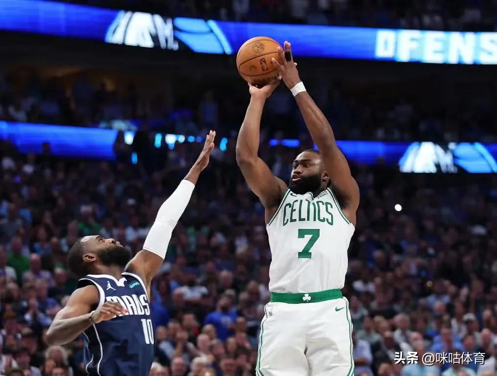 乔丹选择夸梅布朗__乔丹布朗单赛季排名