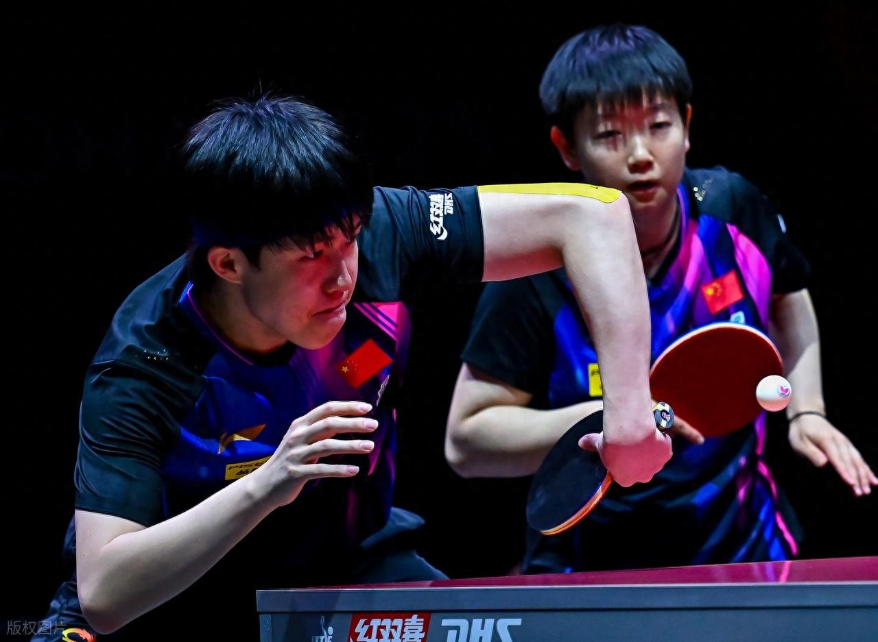 中国女排胜俄罗斯取得5连胜_青少年乒乓球选手蒯曼_