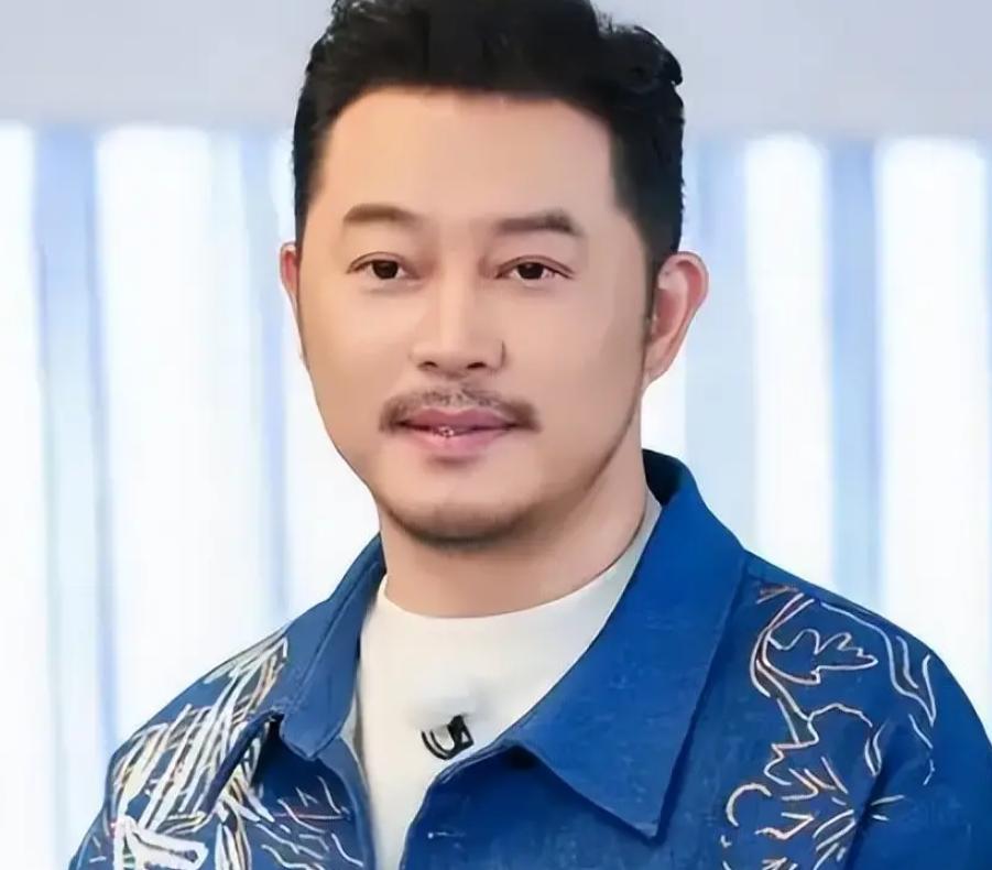 春晚小品讽刺_春晚小品被骂_