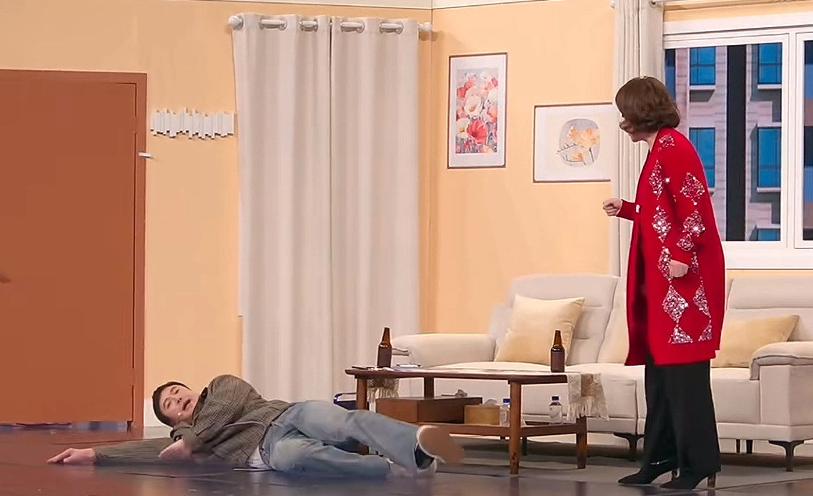 春晚小品讽刺__春晚小品被骂