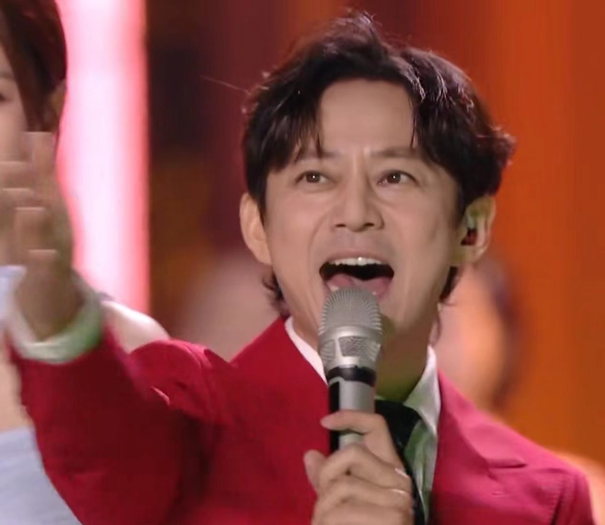 湖南卫视跨年晚会开场舞是谁_湖南跨年晚会今年_