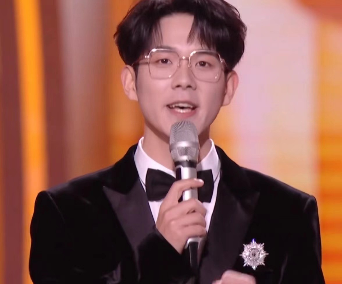 _湖南卫视跨年晚会开场舞是谁_湖南跨年晚会今年