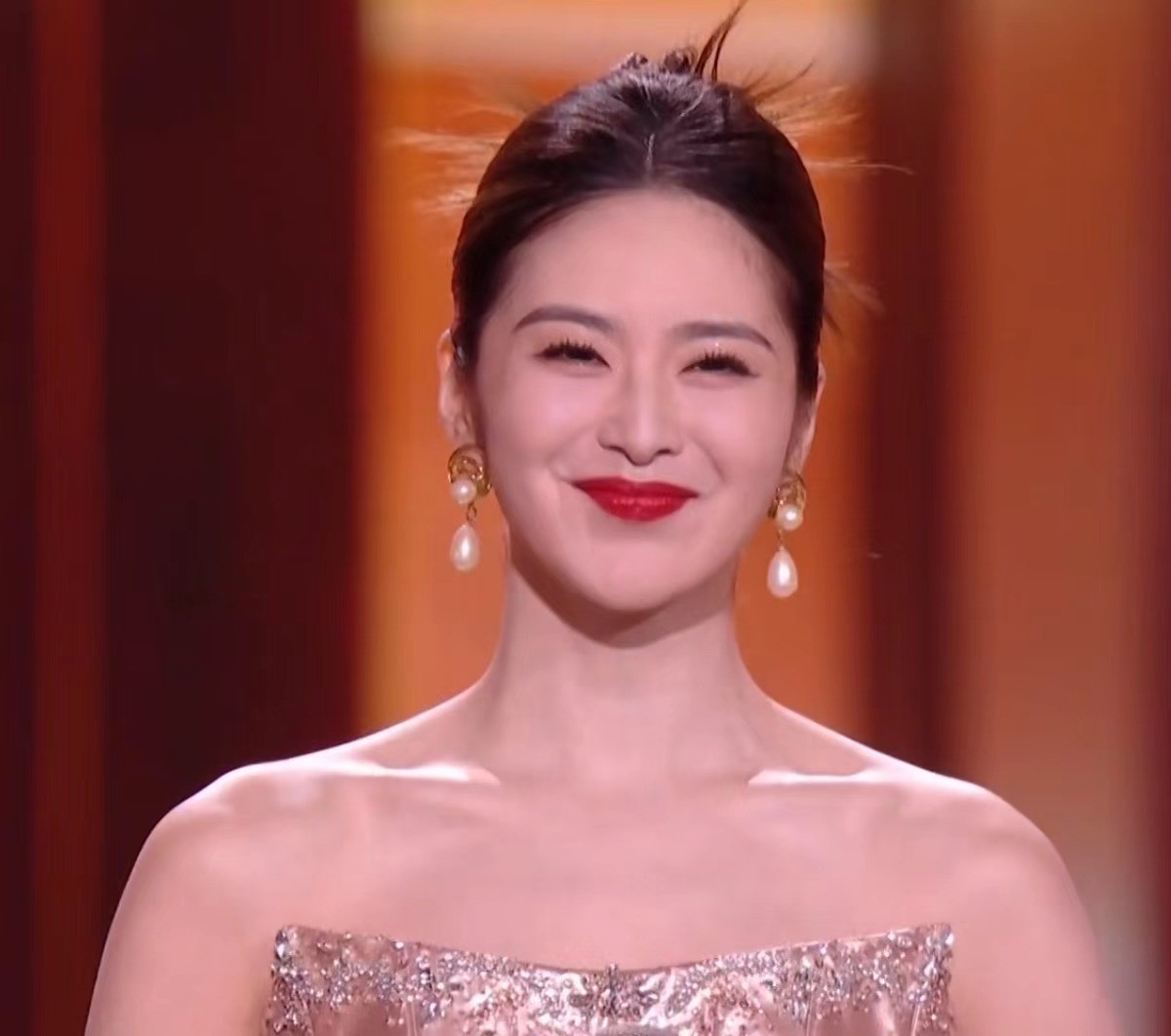 _湖南跨年晚会今年_湖南卫视跨年晚会开场舞是谁