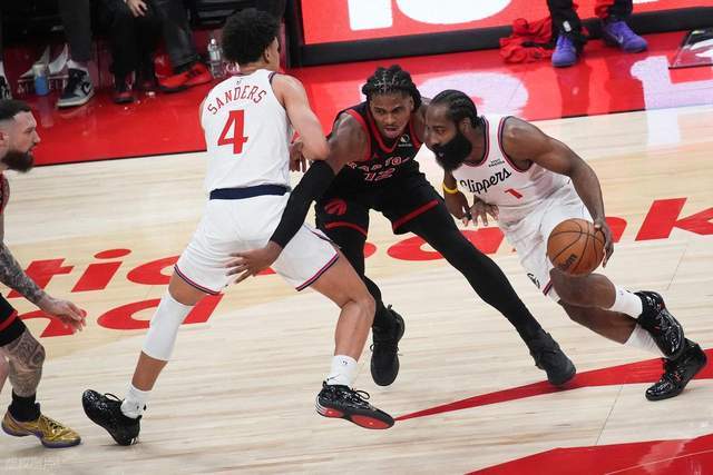 梦回巅峰！昔日雷霆三少同天爆发，同砍25+带领球队赢下比赛__梦回巅峰！昔日雷霆三少同天爆发，同砍25+带领球队赢下比赛