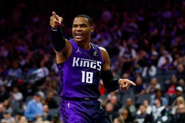 梦回巅峰！昔日雷霆三少同天爆发，同砍25+带领球队赢下比赛__梦回巅峰！昔日雷霆三少同天爆发，同砍25+带领球队赢下比赛