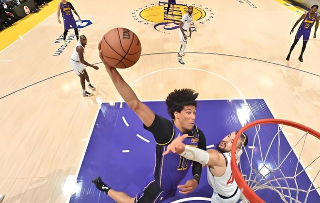 _湖人半场领先33分_湖人交易失败