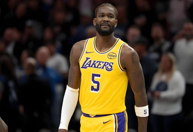 湖人半场领先33分_湖人交易失败_