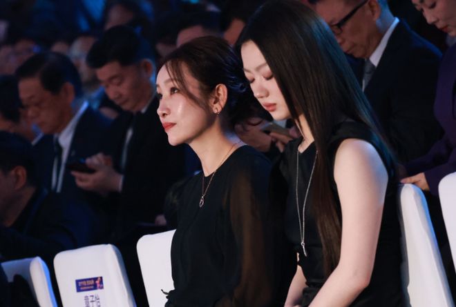 _章子怡白吗_章子怡老了好多白发