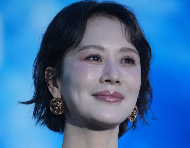 章子怡白吗_章子怡老了好多白发_