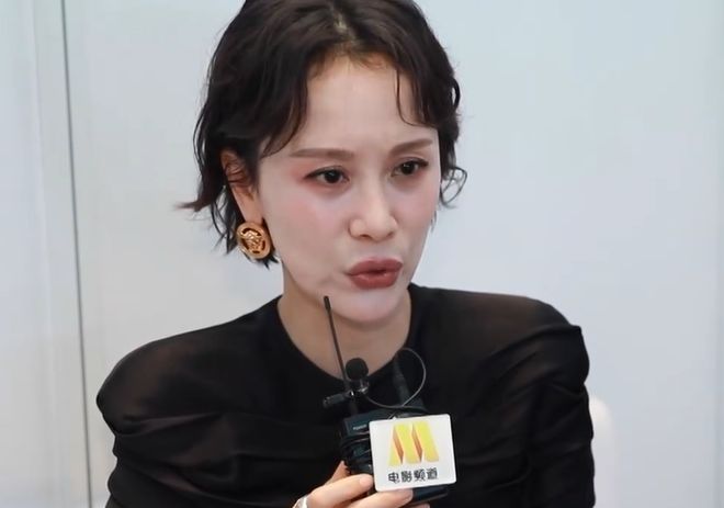 _章子怡老了好多白发_章子怡白吗