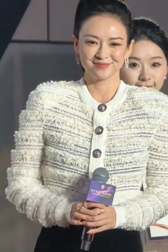 章子怡白吗__章子怡老了好多白发