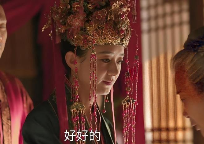 继杨幂抿嘴、刘诗诗梗脖后，赵丽颖也遭诟病！眼睛乱转乱眨被审判_继杨幂抿嘴、刘诗诗梗脖后，赵丽颖也遭诟病！眼睛乱转乱眨被审判_