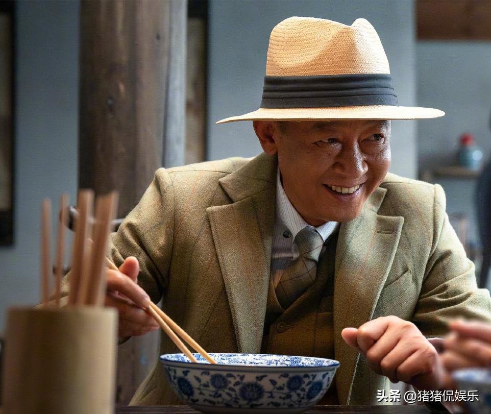 央视后晚开播！32集谍战剧来袭，看清演员阵容，网友：喜忧参半_央视后晚开播！32集谍战剧来袭，看清演员阵容，网友：喜忧参半_