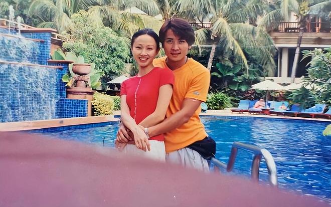 _黄慧颐晒结婚证，正式向保剑锋开战，同时喊话现任何珈好_黄慧颐晒结婚证，正式向保剑锋开战，同时喊话现任何珈好