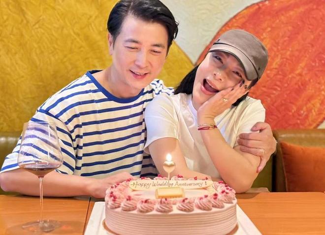 _黄慧颐晒结婚证，正式向保剑锋开战，同时喊话现任何珈好_黄慧颐晒结婚证，正式向保剑锋开战，同时喊话现任何珈好