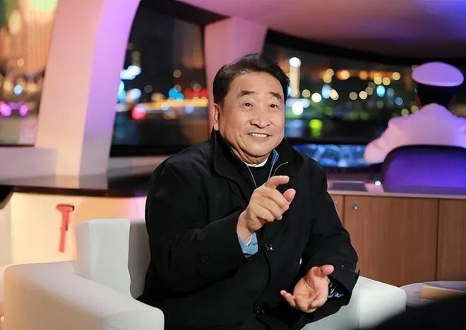 _张蕾近况及豪宅曝光_动物园人虎拔河引争议