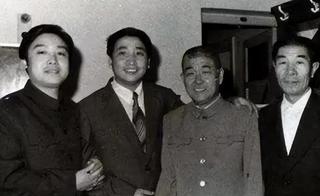 张蕾近况及豪宅曝光_动物园人虎拔河引争议_