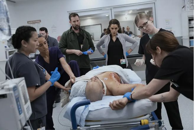 一集9.4分，HBO这部美剧最新上线，拍的太狠了__一集9.4分，HBO这部美剧最新上线，拍的太狠了