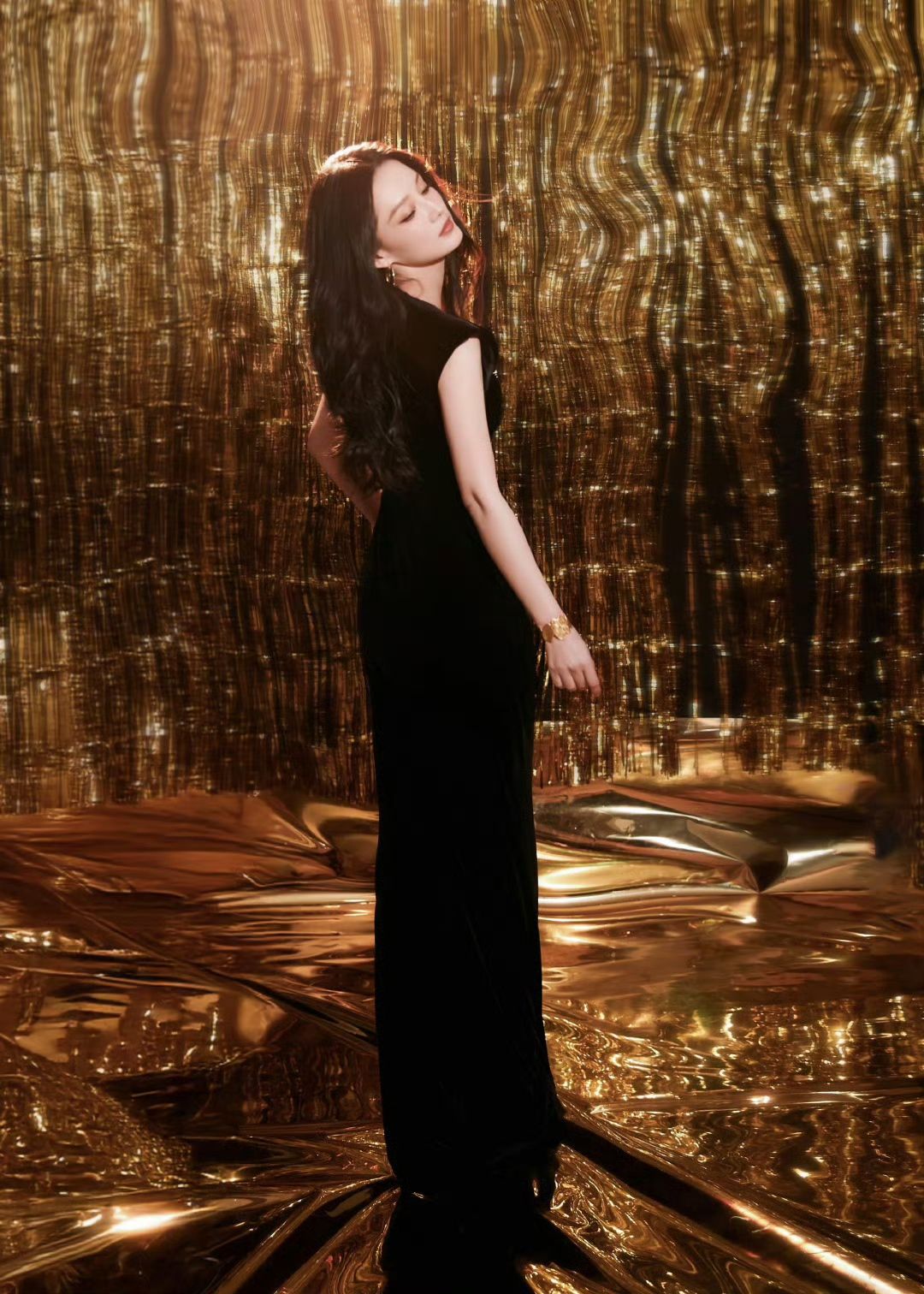 活动红毯：李沁满分贵气，卢靖姗气质好独特，被舒淇美到了__活动红毯：李沁满分贵气，卢靖姗气质好独特，被舒淇美到了