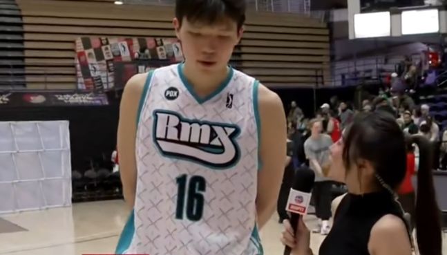 牛森森医师_14+17！太牛逼了！混音队友点评杨瀚森_