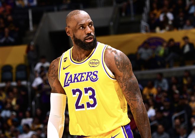 nba西部湖人队排名_湖人快船谁会成为西部冠军_