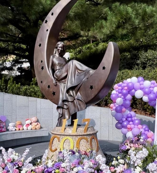 墓地祭祀用鲜花还是假花__送墓地的鲜花