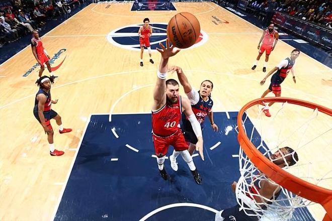 _防守态度存在问题！快船内线支柱在场上的效果并不能达到预期？_防守态度存在问题！快船内线支柱在场上的效果并不能达到预期？