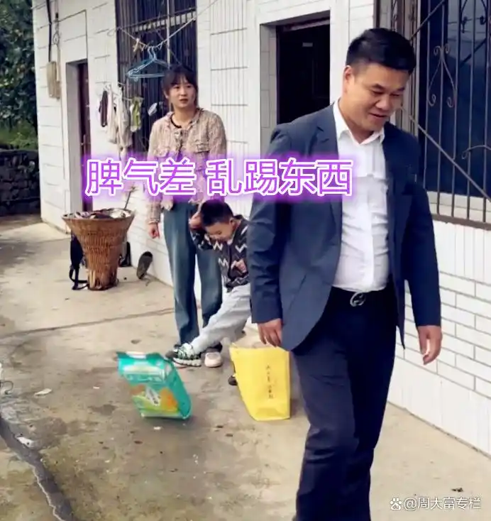 _小伙救人耽误相亲_小伙相亲路上救落水美女