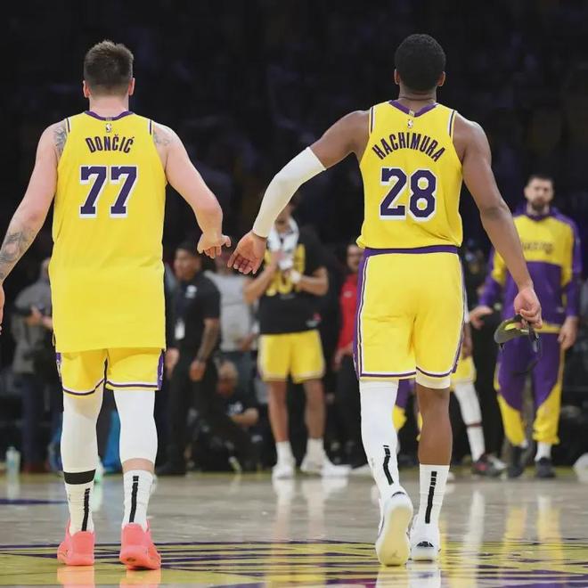 什么事进攻和防守三秒__篮球进攻与防守中的配合和战术