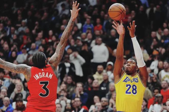 _什么事进攻和防守三秒_篮球进攻与防守中的配合和战术