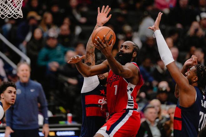 _哈登巅峰期能到几年_哈登巅峰之战