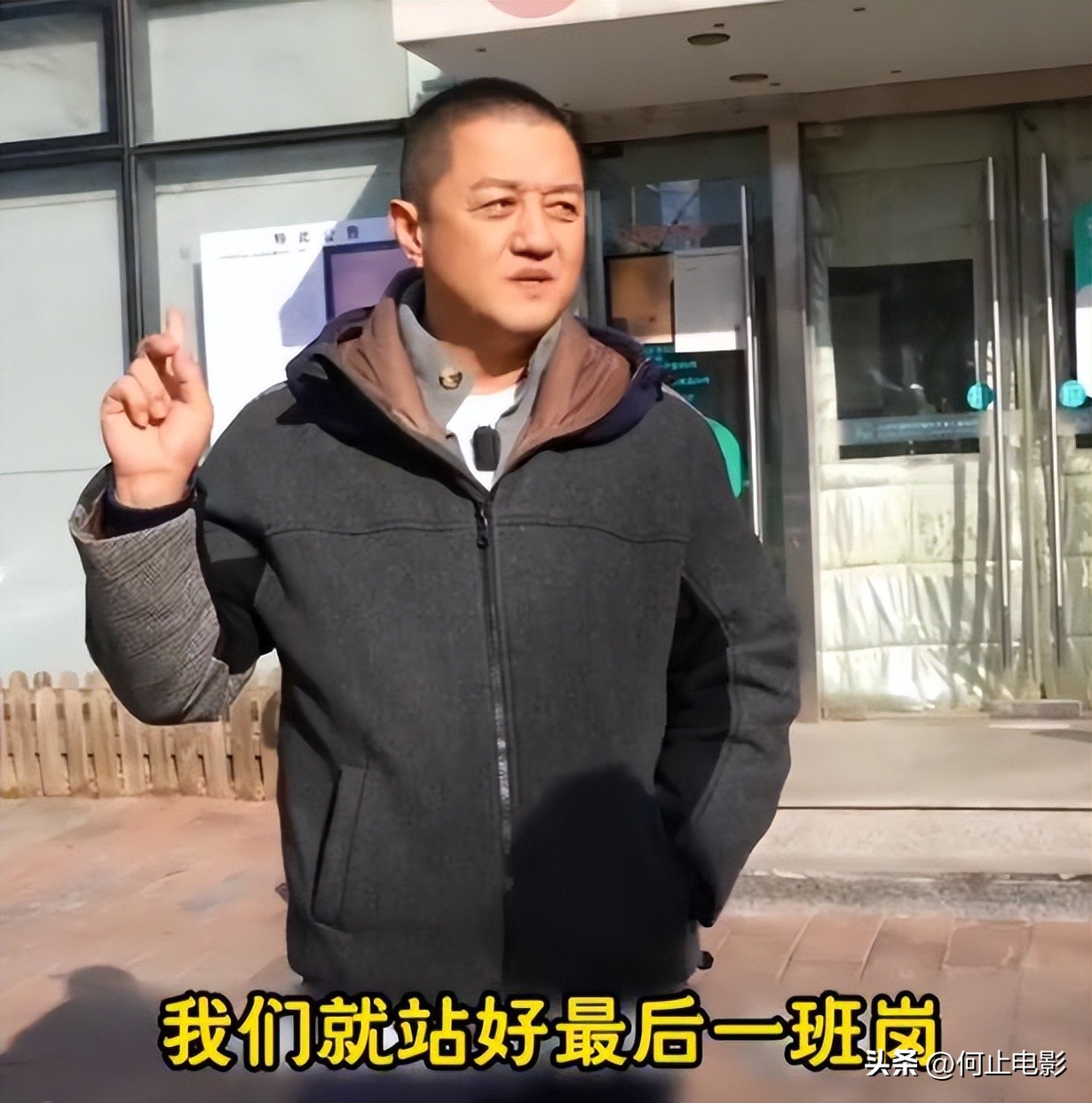 _欠水电费退租半年房东才发现_店铺欠房租房东有权锁门吗