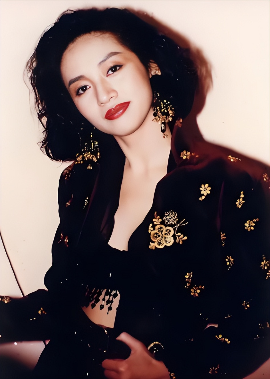 香港大姐明__香港曾经的大姐大