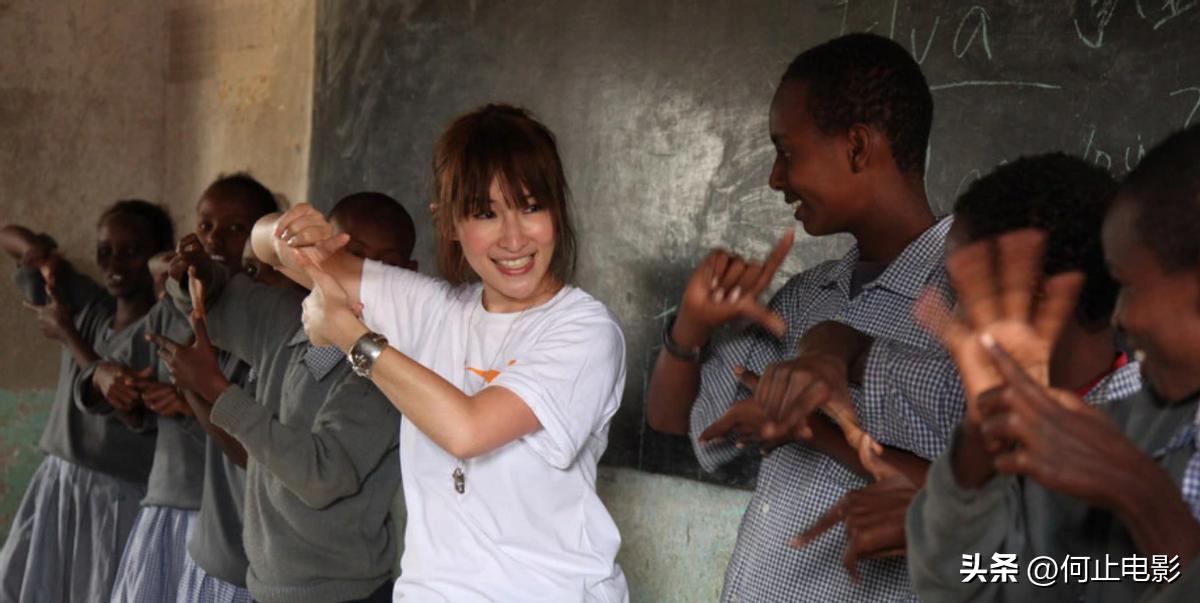 _前男友二胎她依旧单身！46岁的萧亚轩，终为荒唐买单_前男友二胎她依旧单身！46岁的萧亚轩，终为荒唐买单