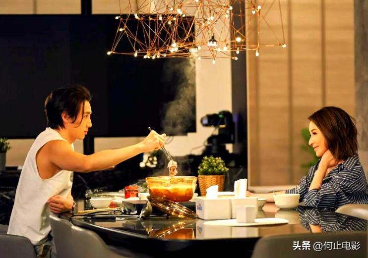 _前男友二胎她依旧单身！46岁的萧亚轩，终为荒唐买单_前男友二胎她依旧单身！46岁的萧亚轩，终为荒唐买单