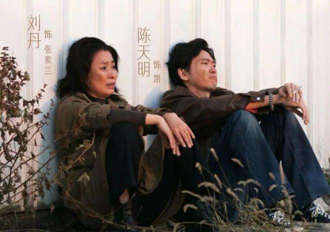 _黑马《贪吃蛇》：小红书用“实景+AI”与“女本位叙事”撬动短剧野心_黑马《贪吃蛇》：小红书用“实景+AI”与“女本位叙事”撬动短剧野心