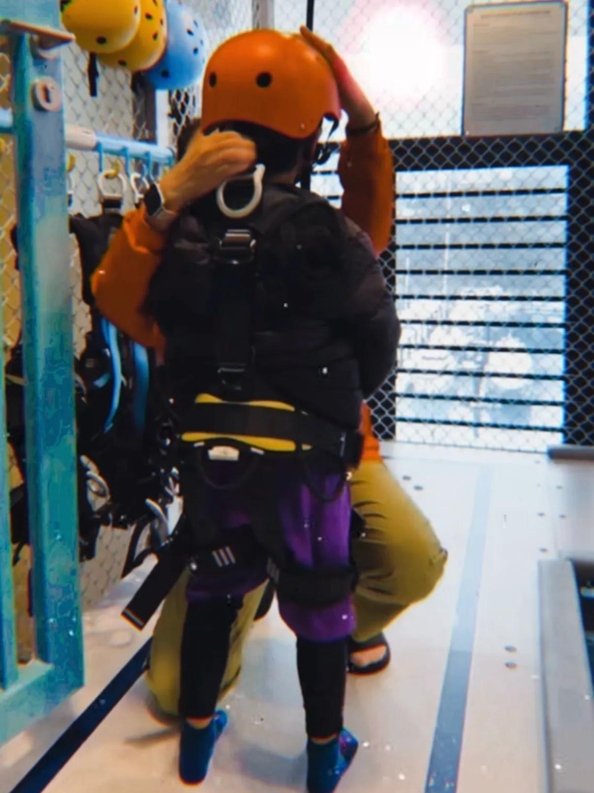 张柏芝带小儿子出游，母子同框画面温馨欢乐，7岁小王子帅气可爱_张柏芝带小儿子出游，母子同框画面温馨欢乐，7岁小王子帅气可爱_