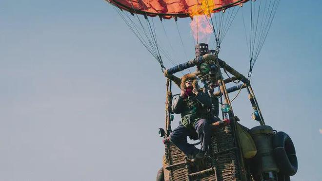 《飞行家》:上天不忘落地__《飞行家》:上天不忘落地