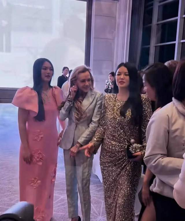 李湘遭前夫暴打图_警方介入李湘事件_