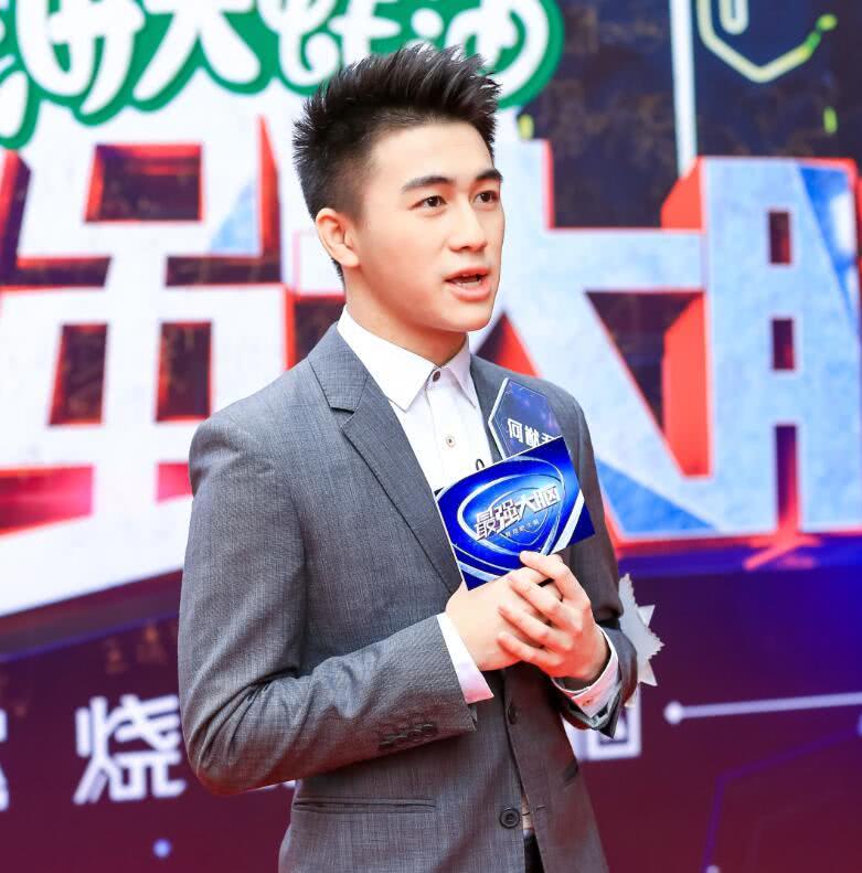 _官方出手了！吴磊床照事件再升级，何猷君被曝出轨，赵露思被牵连_官方出手了！吴磊床照事件再升级，何猷君被曝出轨，赵露思被牵连