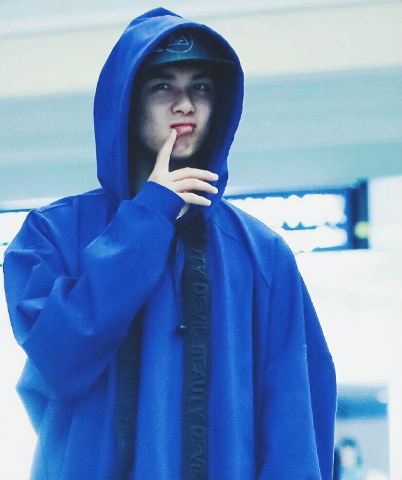 官方出手了！吴磊床照事件再升级，何猷君被曝出轨，赵露思被牵连_官方出手了！吴磊床照事件再升级，何猷君被曝出轨，赵露思被牵连_