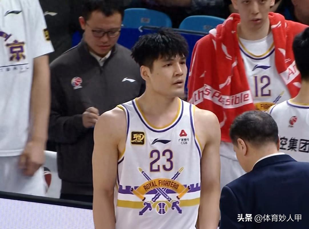 CBA名记:广东队350 万年薪签陈国豪+送王少杰+高额转会费 值得吗?__CBA名记:广东队350 万年薪签陈国豪+送王少杰+高额转会费 值得吗?