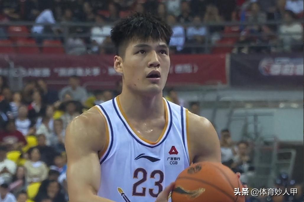 CBA名记:广东队350 万年薪签陈国豪+送王少杰+高额转会费 值得吗?__CBA名记:广东队350 万年薪签陈国豪+送王少杰+高额转会费 值得吗?