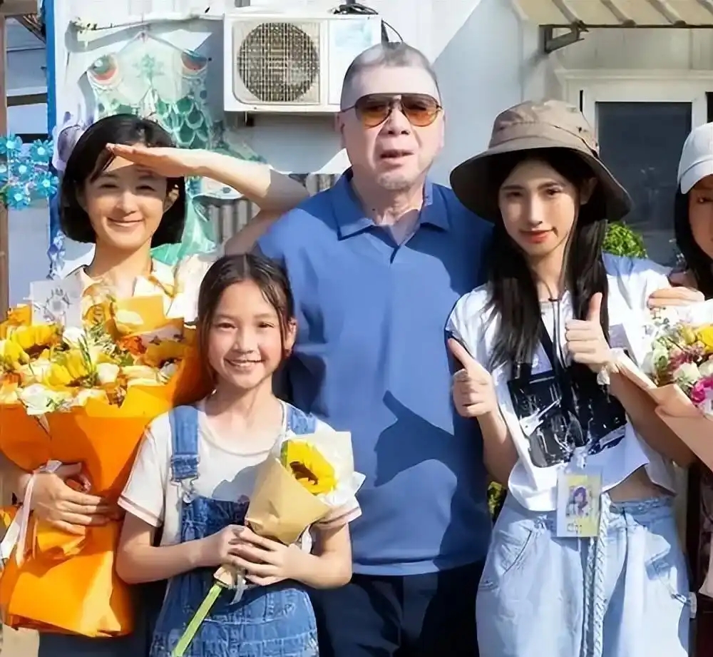 冯小刚与妻子__冯小刚感情