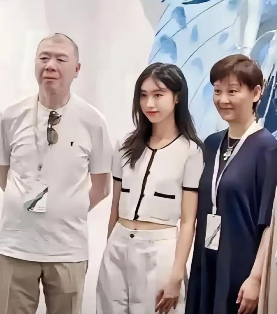 冯小刚感情__冯小刚与妻子