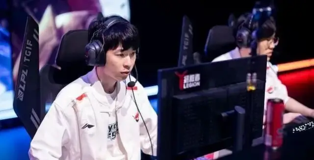 上单怎么对线鳄鱼_无双剑姬上单对线方法_