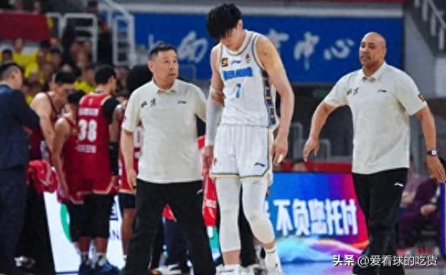 谌龙连得14分横扫桃田贤斗__山西决死队有哪些队