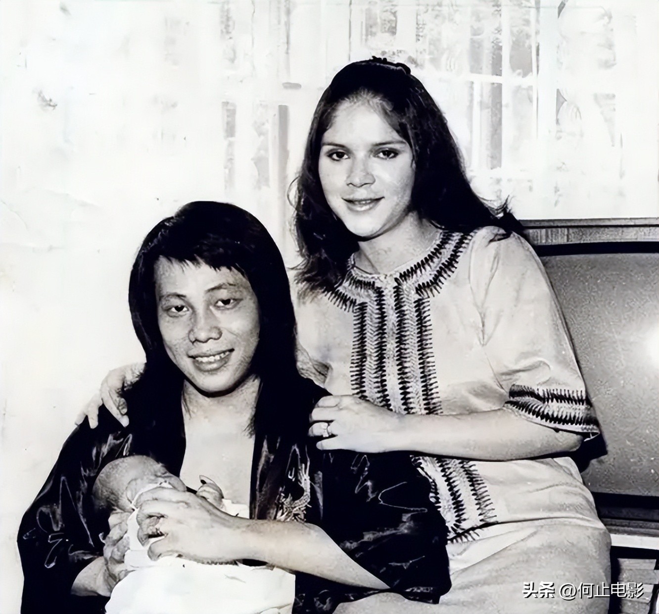 周星驰出轨的女人是谁_周星驰遭旧爱_